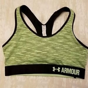 UNDER ARMOUR sports bra sizeM